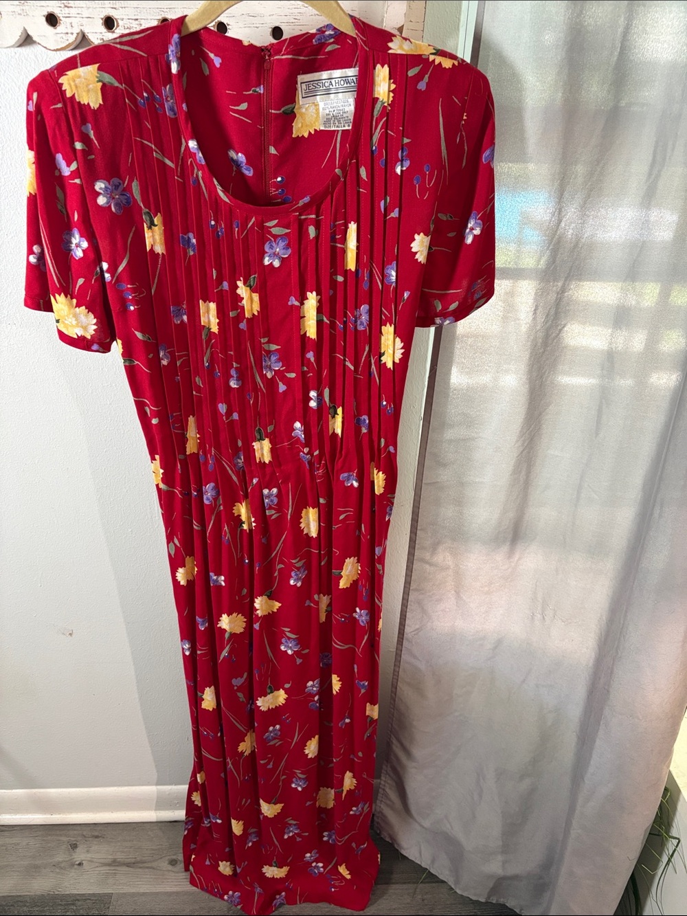 Jessica Howard vintage Rayon Red Floral Teacher dress